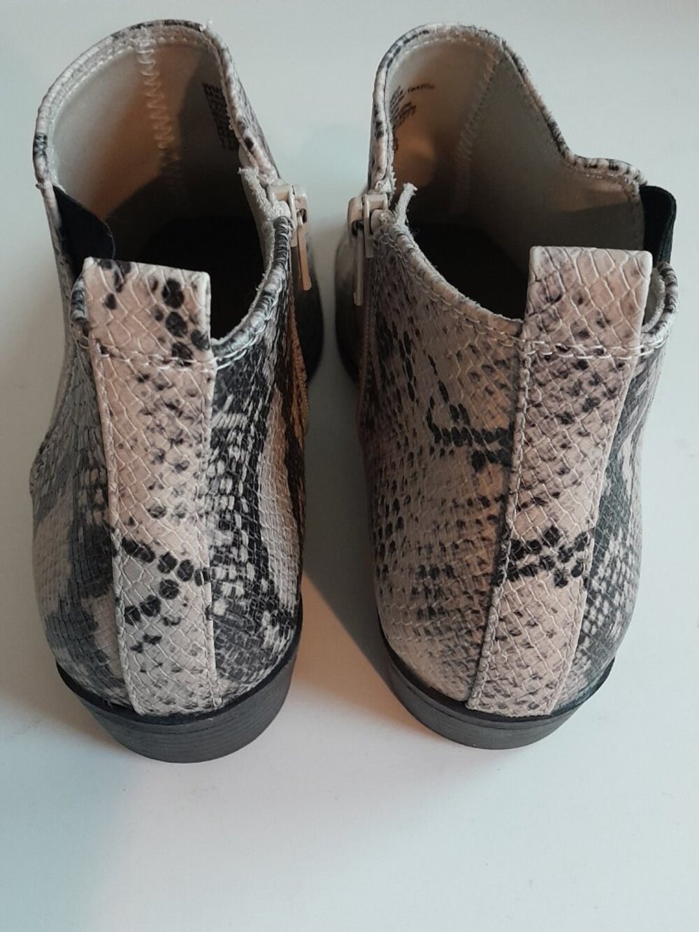 SO Memory Foam women’s Brown ankle boots with zippers Size 10 - Picture 2 of 7